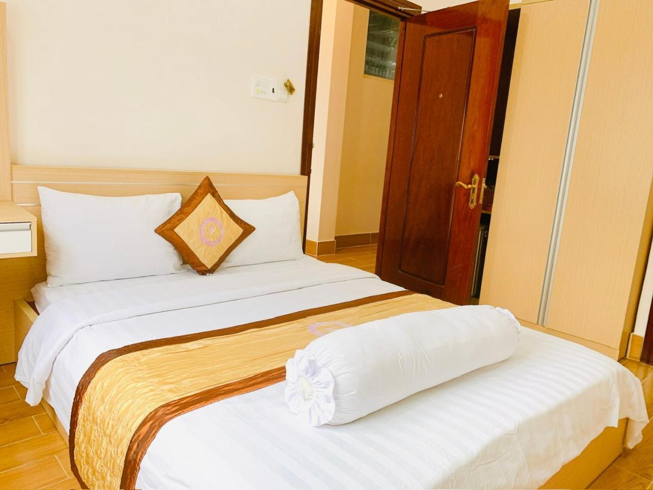 Phuc Hung Hotel Rạch Giá Luaran gambar